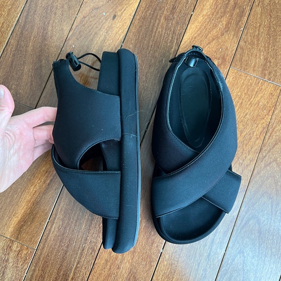 Neoprene 🌊 impossibly cool slides - Picture 7 of 9